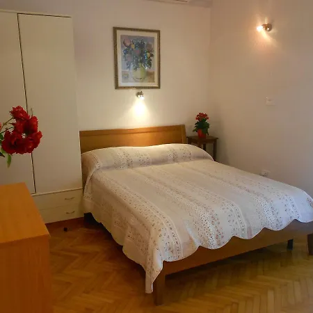 Elio 617 Apartment